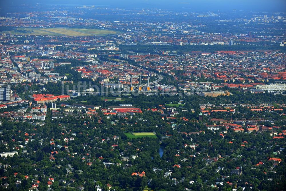 Berlin aus der Vogelperspektive: Stadtteilansicht der Wohngebiete Grunewald und Schmargendorf im Stadtbezirk Charlottenburg-Wilmersdorf von Berlin