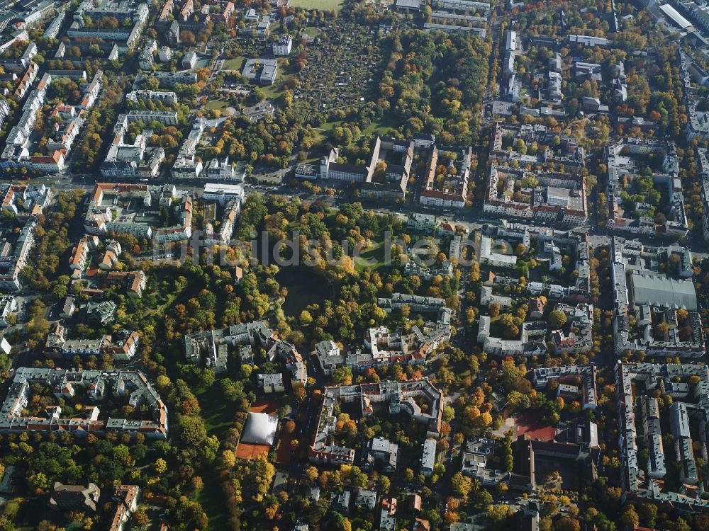 Berlin von oben - Stadtteilansicht des Wohngebietes entlang des Tempelhofer Dammes am Lehnepark und Alten Park im Bezirk Tempelhof-Schöneberg in Berlin