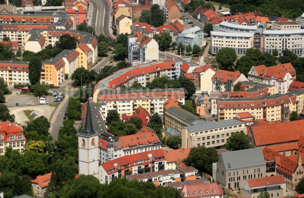 Erfurt von oben - Stadtteilansicht des Wohngebietes Am Hügel in Erfurt im Bundesland Thüringen