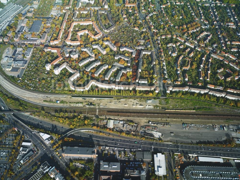 Berlin aus der Vogelperspektive: Stadtteilansicht des Wohngebietes nördlich der Stadtautobahn A100 entlang der Boelckestraße im Bezirk Tempelhof-Schöneberg in Berlin