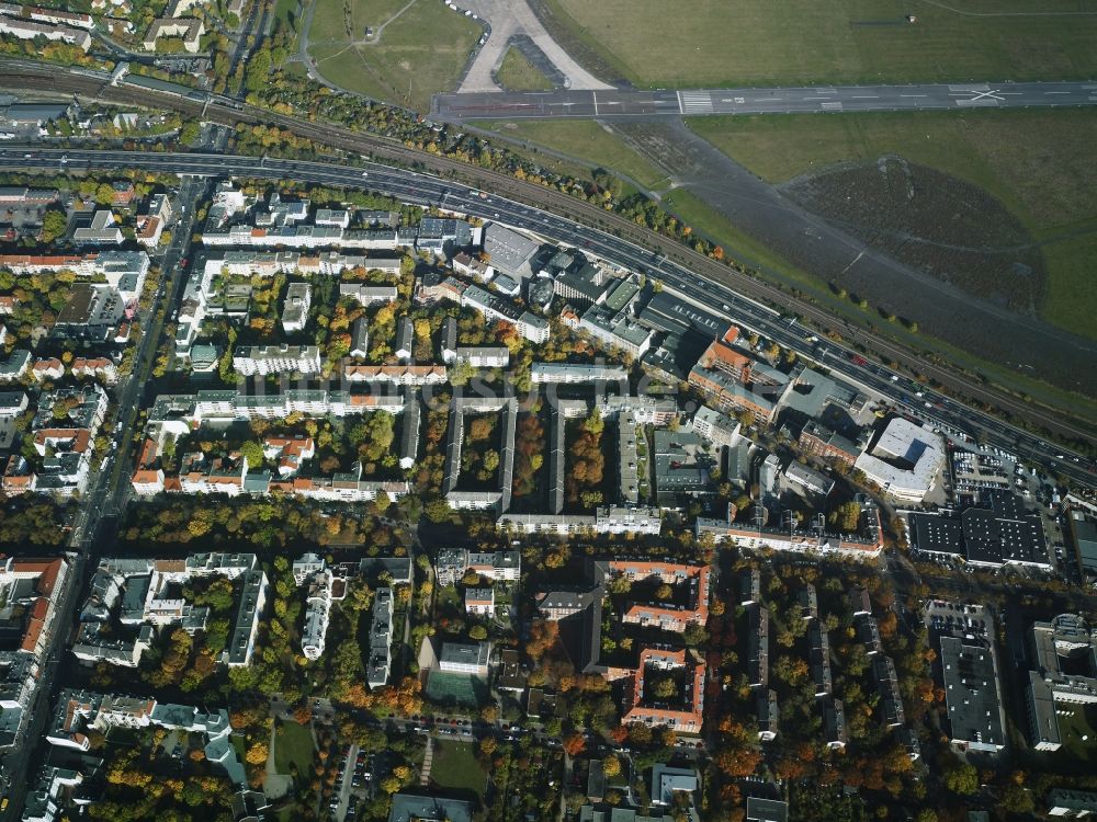 Berlin von oben - Stadtteilansicht des Wohngebietes südlich der Stadtautobahn A100 und des Tempelhofer Feldes im Bezirk Tempelhof-Schöneberg in Berlin