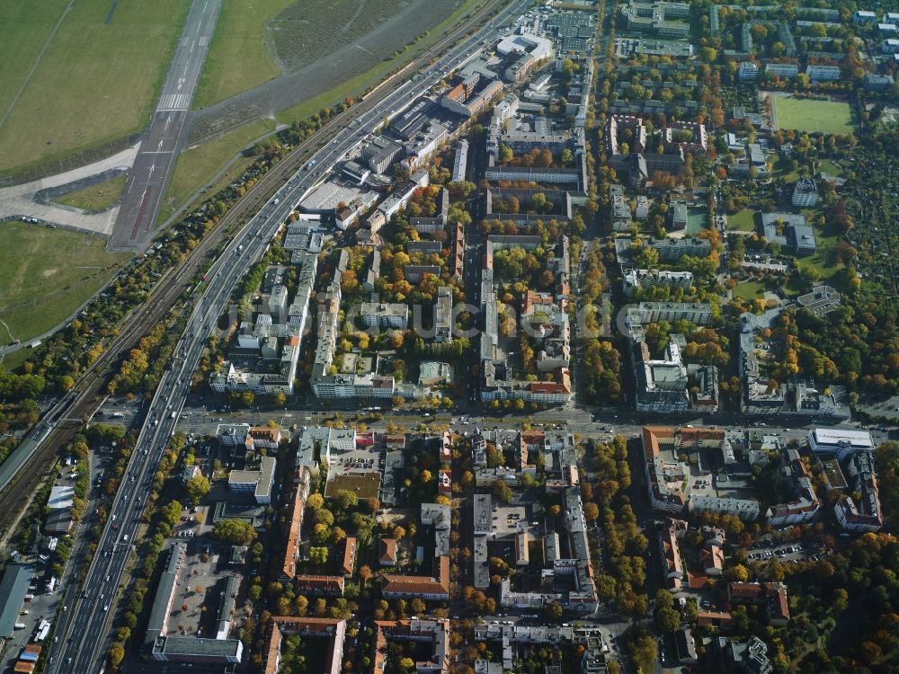 Luftbild Berlin - Stadtteilansicht des Wohngebietes südlich der Stadtautobahn A100 und des Tempelhofer Feldes im Bezirk Tempelhof-Schöneberg in Berlin