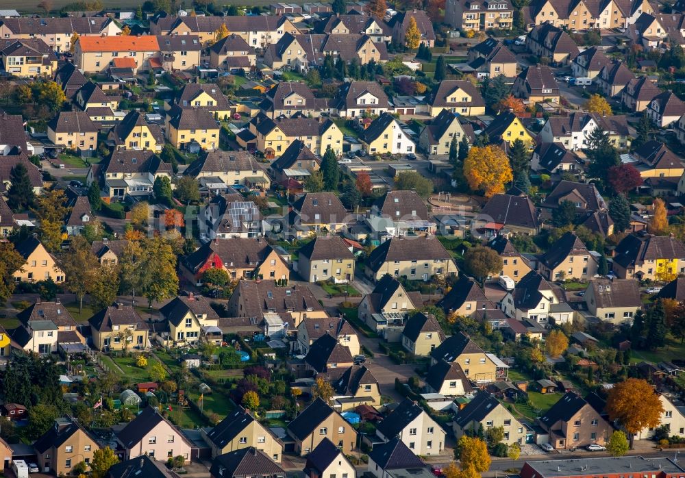 Hamm von oben - Stadtteilansicht der Zechensiedlung Maximiliansiedlung im herbstlichen Stadtteil Werries in Hamm im Bundesland Nordrhein-Westfalen