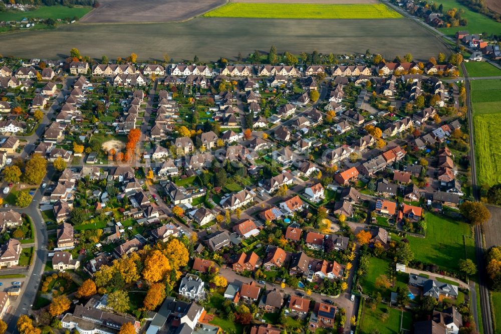 Hamm aus der Vogelperspektive: Stadtteilansicht der Zechensiedlung Maximiliansiedlung im herbstlichen Stadtteil Werries in Hamm im Bundesland Nordrhein-Westfalen