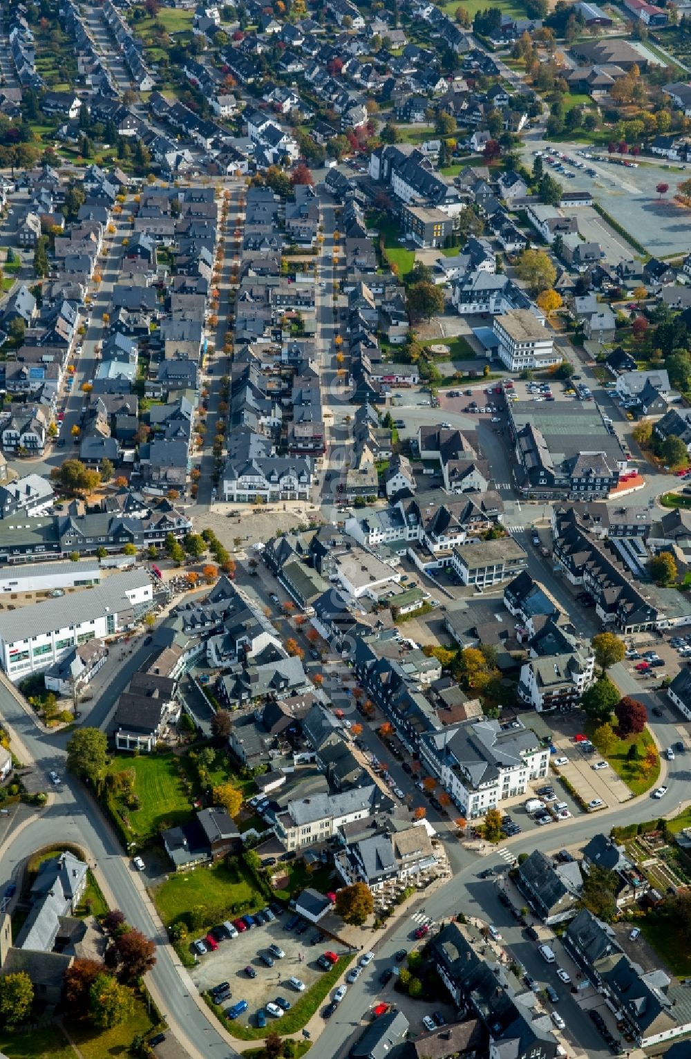 Winterberg von oben - Stadtteilansicht des Zentrums von Winterberg im Bundesland Nordrhein-Westfalen