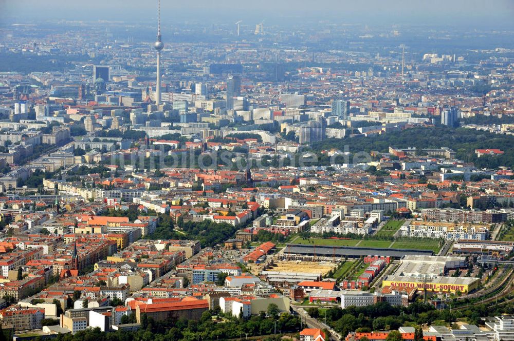 Luftbild Berlin - Stadtteilansichten von Friedrichshain und Mitte in Berlin