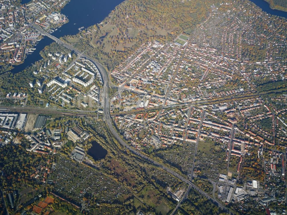 Potsdam von oben - Stadtteile Babelsberg und Teltower Vorstadt im Stadtgebiet in Potsdam im Bundesland Brandenburg