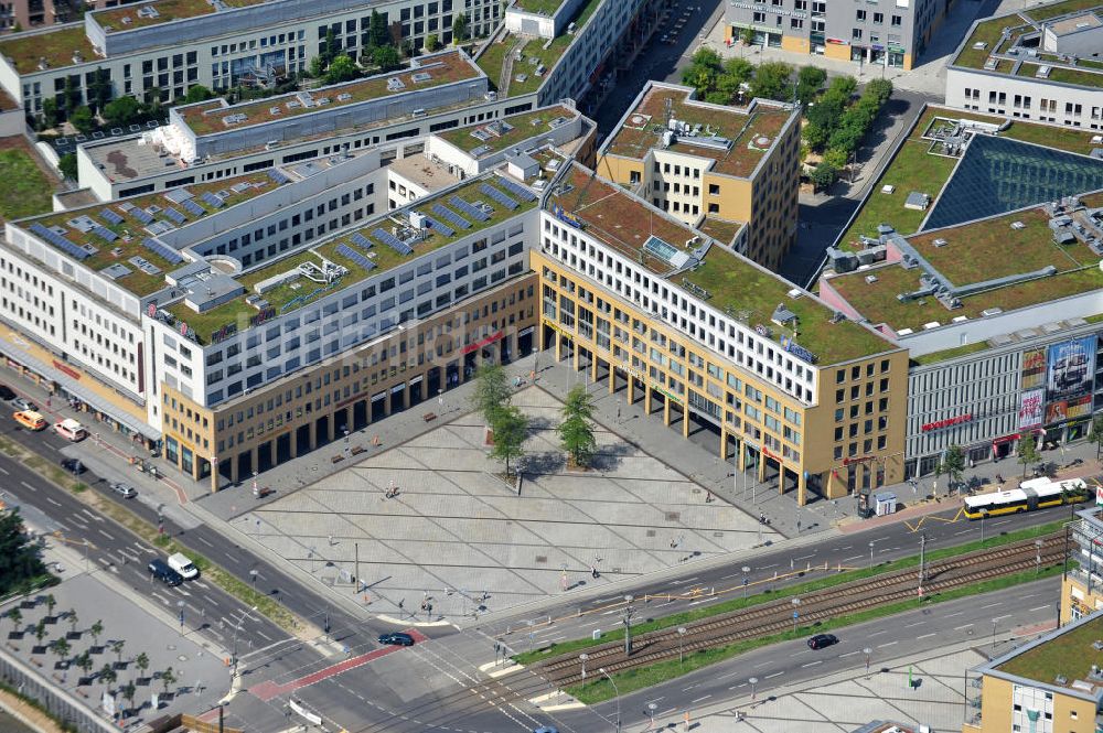 Berlin Hellersdorf von oben - Stadtteilzentrum Helle Mitte in Berlin - Hellersdorf