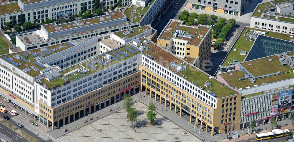 Berlin Hellersdorf aus der Vogelperspektive: Stadtteilzentrum Helle Mitte in Berlin - Hellersdorf