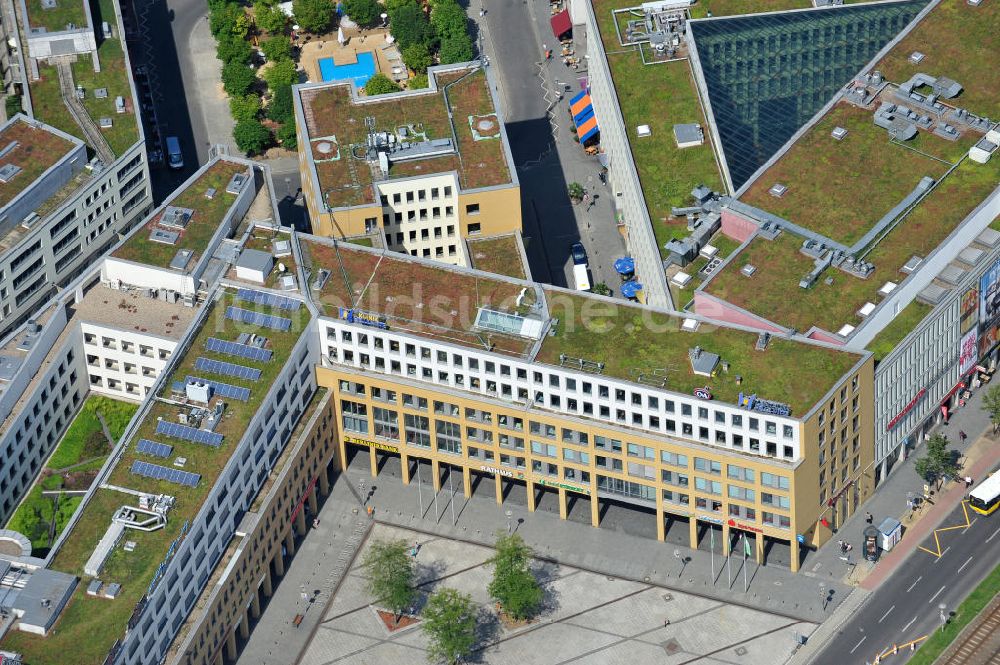 Berlin Hellersdorf aus der Vogelperspektive: Stadtteilzentrum Helle Mitte in Berlin - Hellersdorf