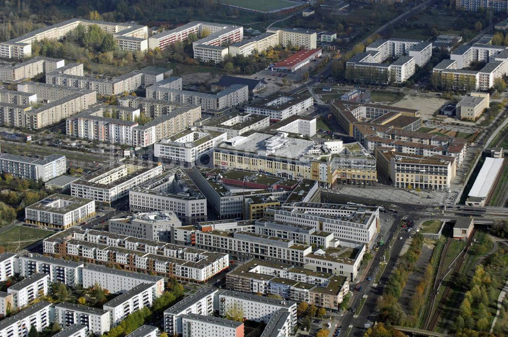 Berlin aus der Vogelperspektive: Stadtteilzentrum Helle-Mitte in Berlin Hellersdorf