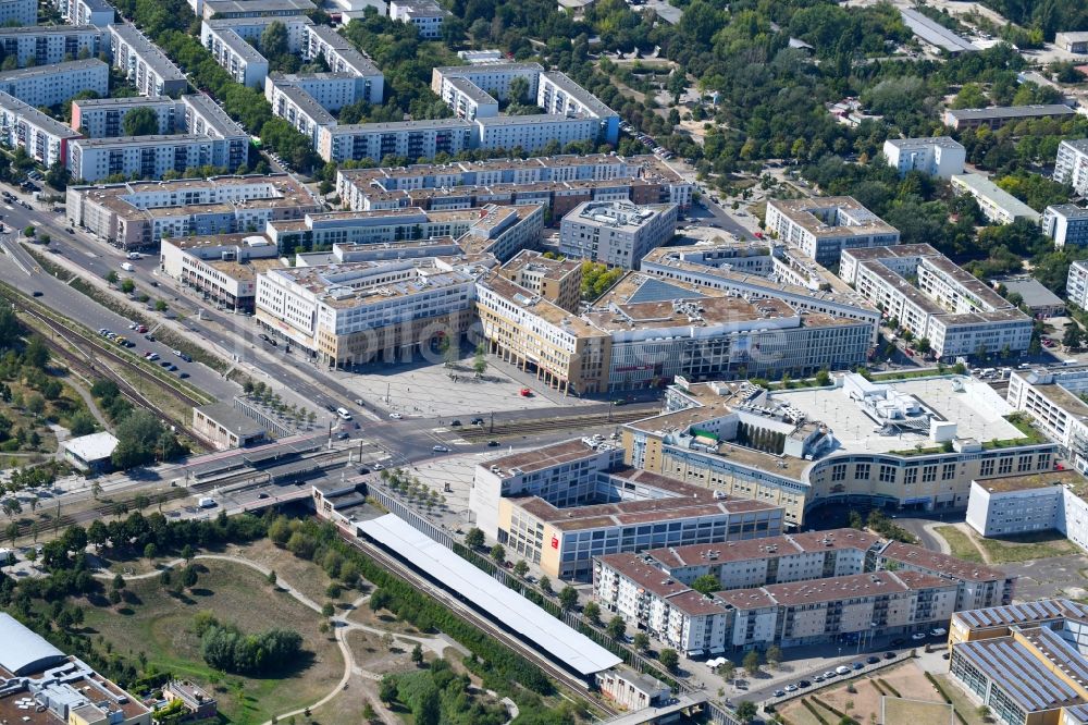 Berlin von oben - Stadtteilzentrum Helle Mitte im Ortsteil Hellersdorf in Berlin, Deutschland