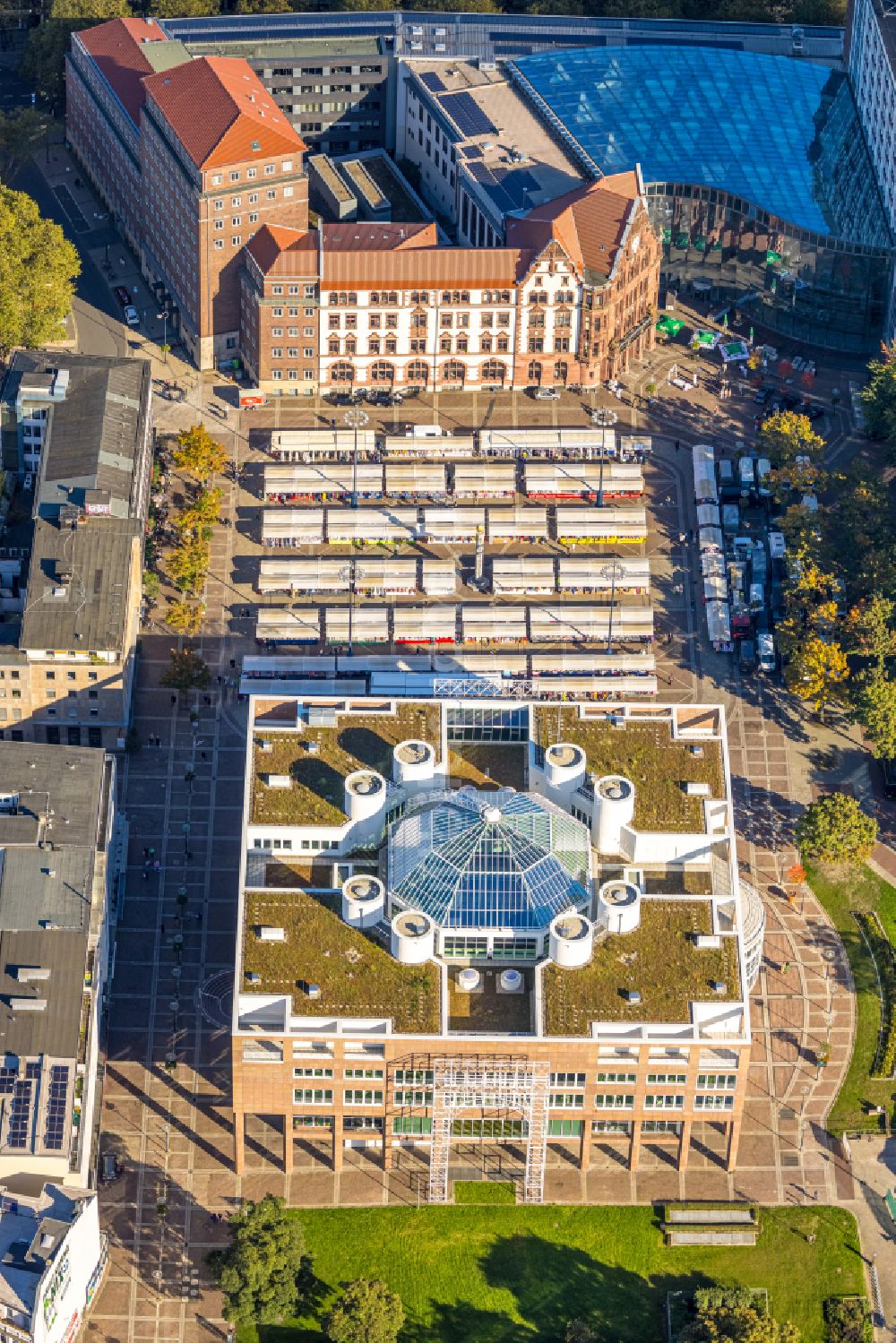 Dortmund von oben - Stadtverwaltung - Rathaus am Marktplatz in Dortmund im Bundesland Nordrhein-Westfalen, Deutschland