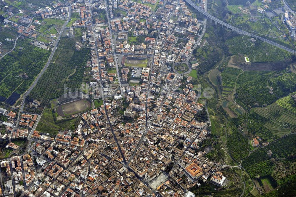 Luftbild Riposto - Stadtzenrum Riposto auf Sizilien in Italien