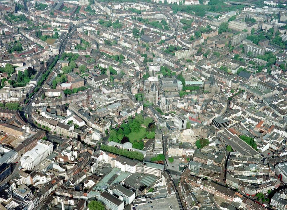 Luftbild Aachen - Stadtzentrum Aachen mit dem Aachener Dom.