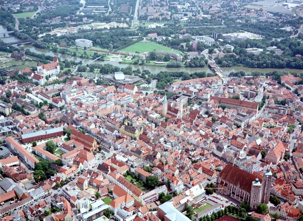 Ingolstadt aus der Vogelperspektive: Stadtzentrum (Altstadt) in Ingolstadt.