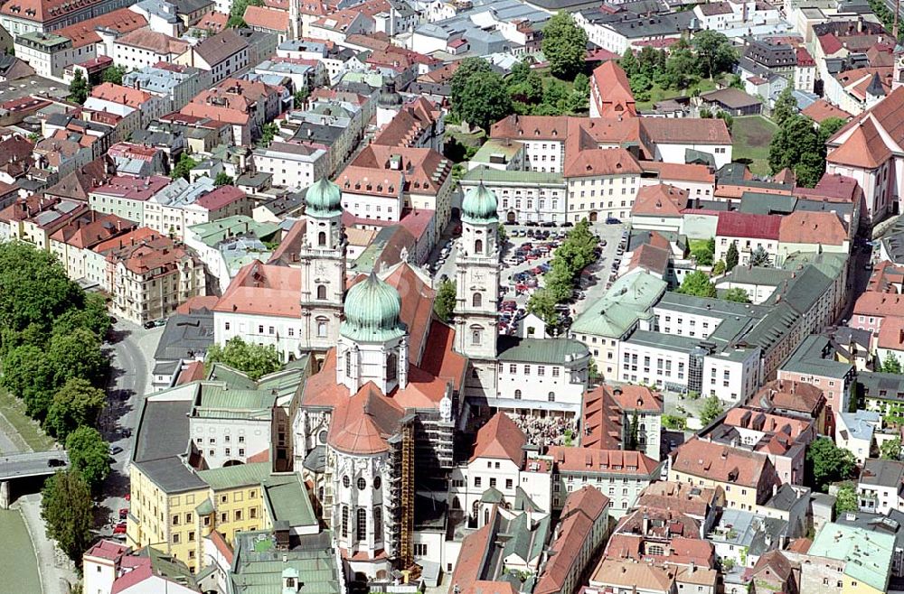 Luftbild Passau/ Bayern - Stadtzentrum und Altstadt von Passau an der Donau in Bayern.