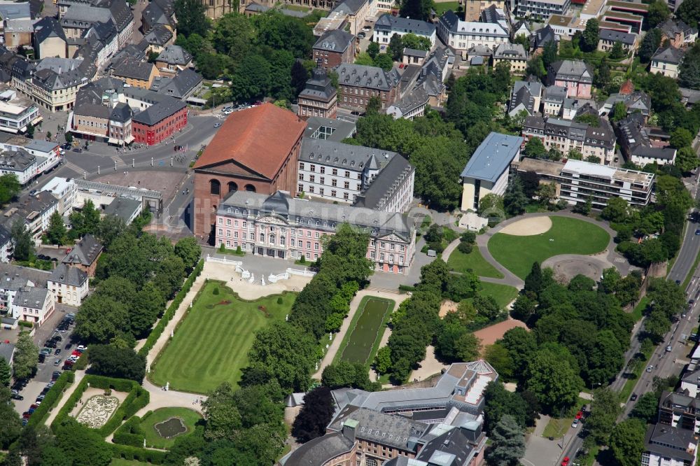 Trier aus der Vogelperspektive: Stadtzentrum mit Altstadt in Trier im Bundesland Rheinland-Pfalz