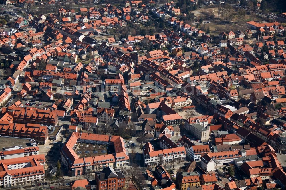 Wernigerode von oben - Stadtzentrum mit Altstadt von Wernigerode im Harz im Bundesland Sachsen-Anhalt