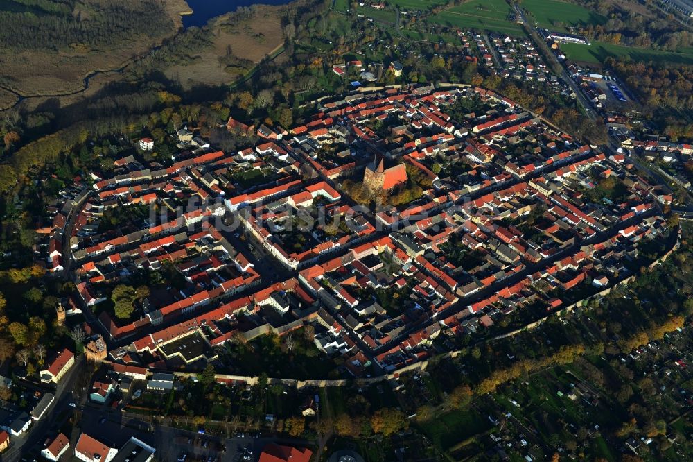 Luftaufnahme Gransee - Stadtzentrum und Altstadtkern in Gransee im Bundesland Brandenburg