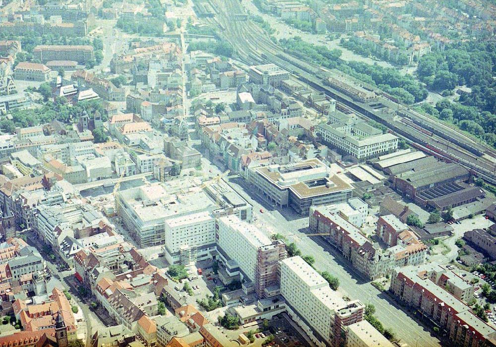 Erfurt aus der Vogelperspektive: Stadtzentrum am Bereich des Erfurter Hauptbahnhofes.