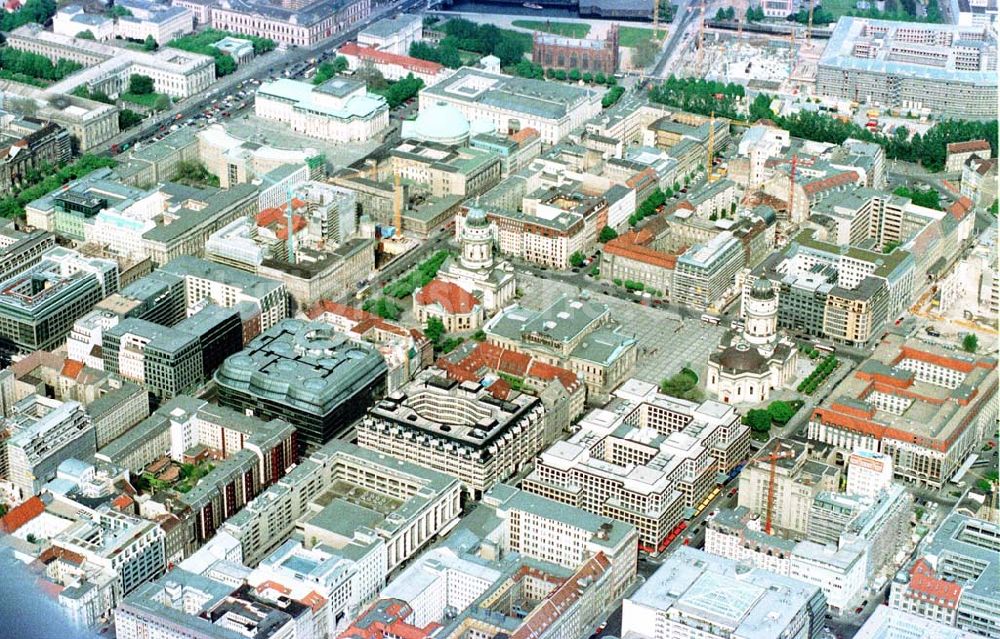 Berlin von oben - Stadtzentrum im Bereich der Friedrichstraße.