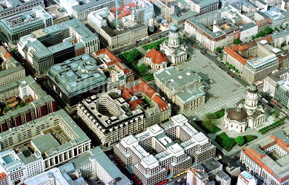 Luftbild Berlin - Stadtzentrum im Bereich der Friedrichstraße.