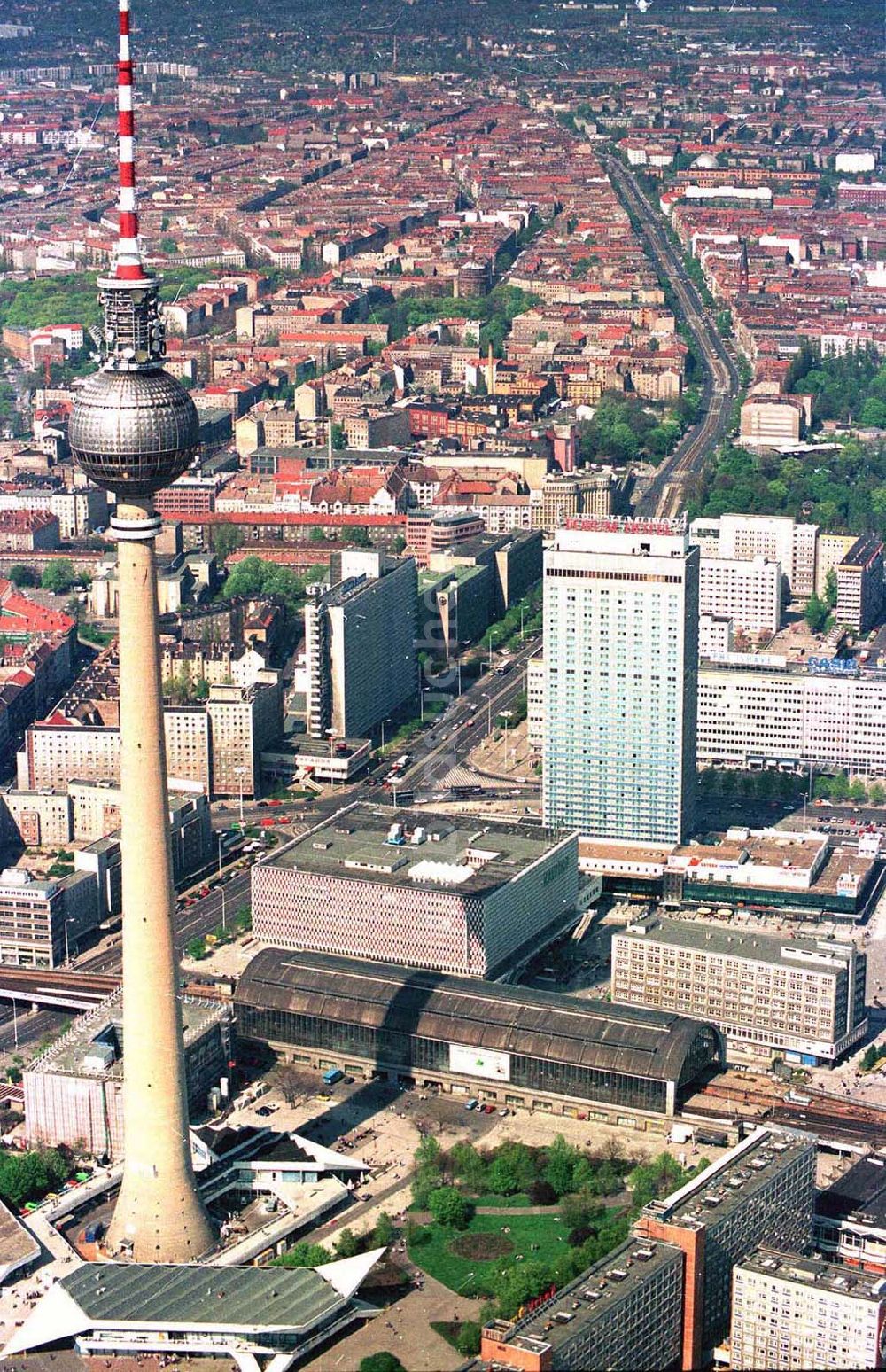 Luftaufnahme Berlin - Stadtzentrum Berlin am Fernsehturm