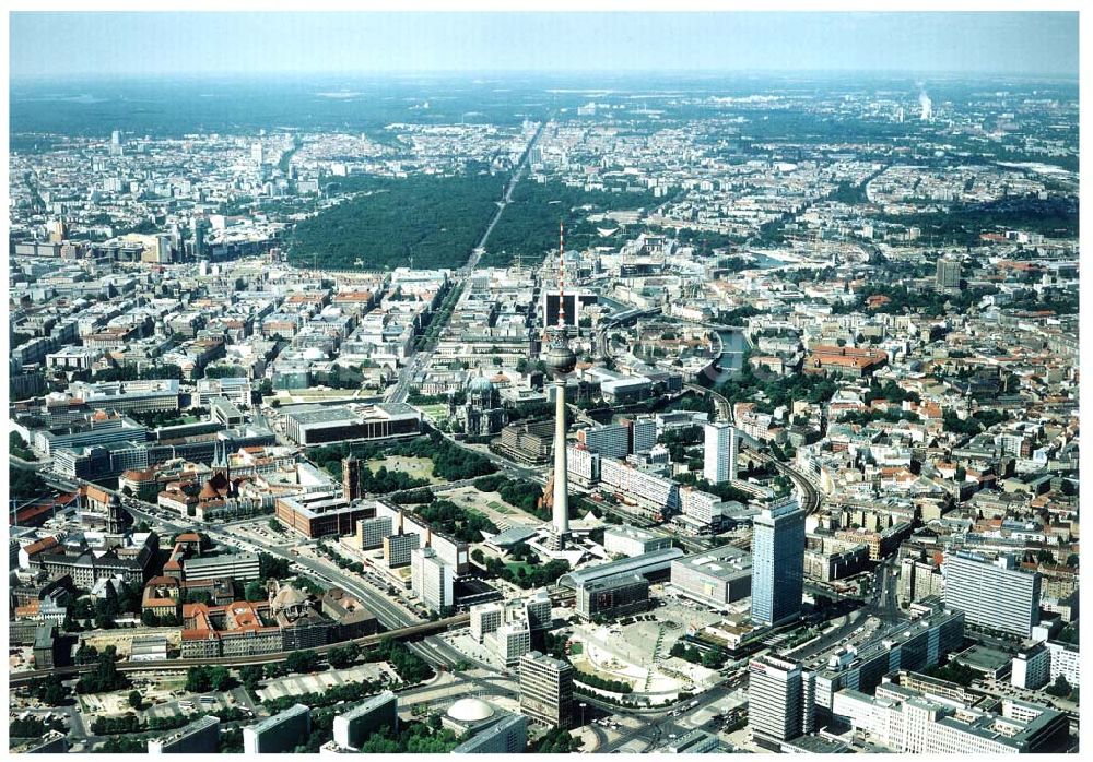 Luftaufnahme Berlin - Stadtzentrum in Berlin-Mitte.