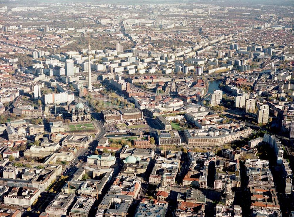 Luftaufnahme Berlin - Stadtzentrum von Berlin - Mitte.