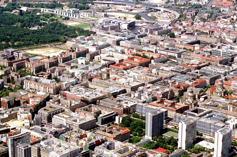 Berlin von oben - Stadtzentrum von Berlin - Mitte im Bereich der Friedrichstraße.