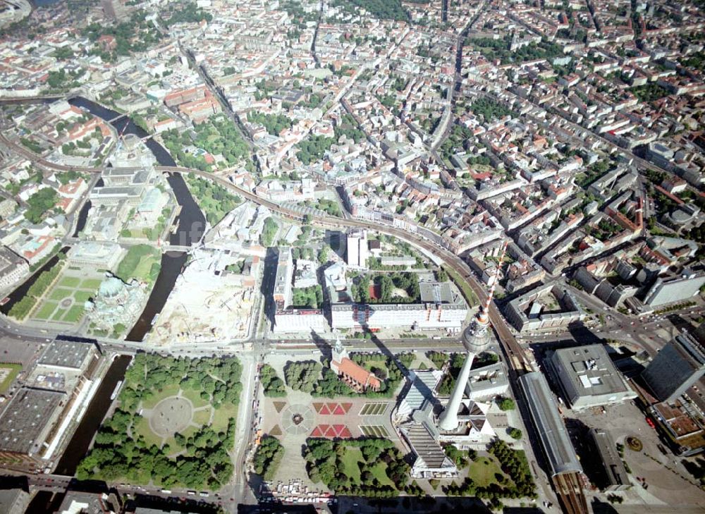 Berlin von oben - Stadtzentrum von Berlin - Mitte am Berliner Fernsehturm.