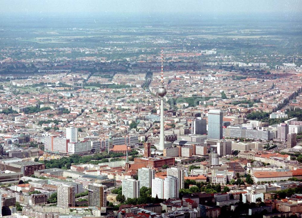 Berlin aus der Vogelperspektive: Stadtzentrum von Berlin - Mitte am Berliner Fernsehturm.