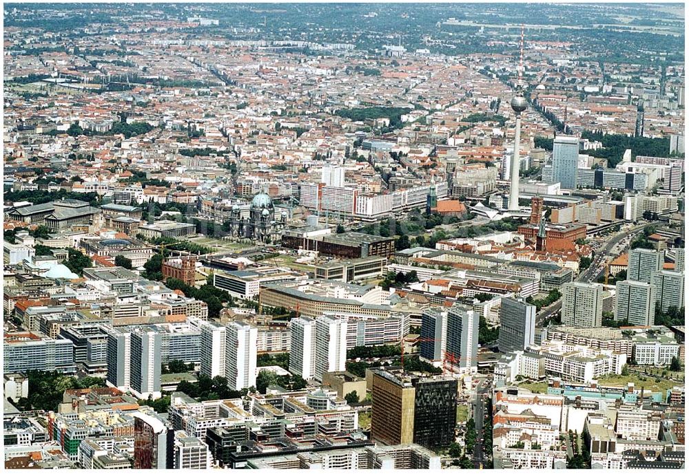 Luftaufnahme Berlin - Stadtzentrum von Berlin - Mitte mit dem Berliner Fernsehturm