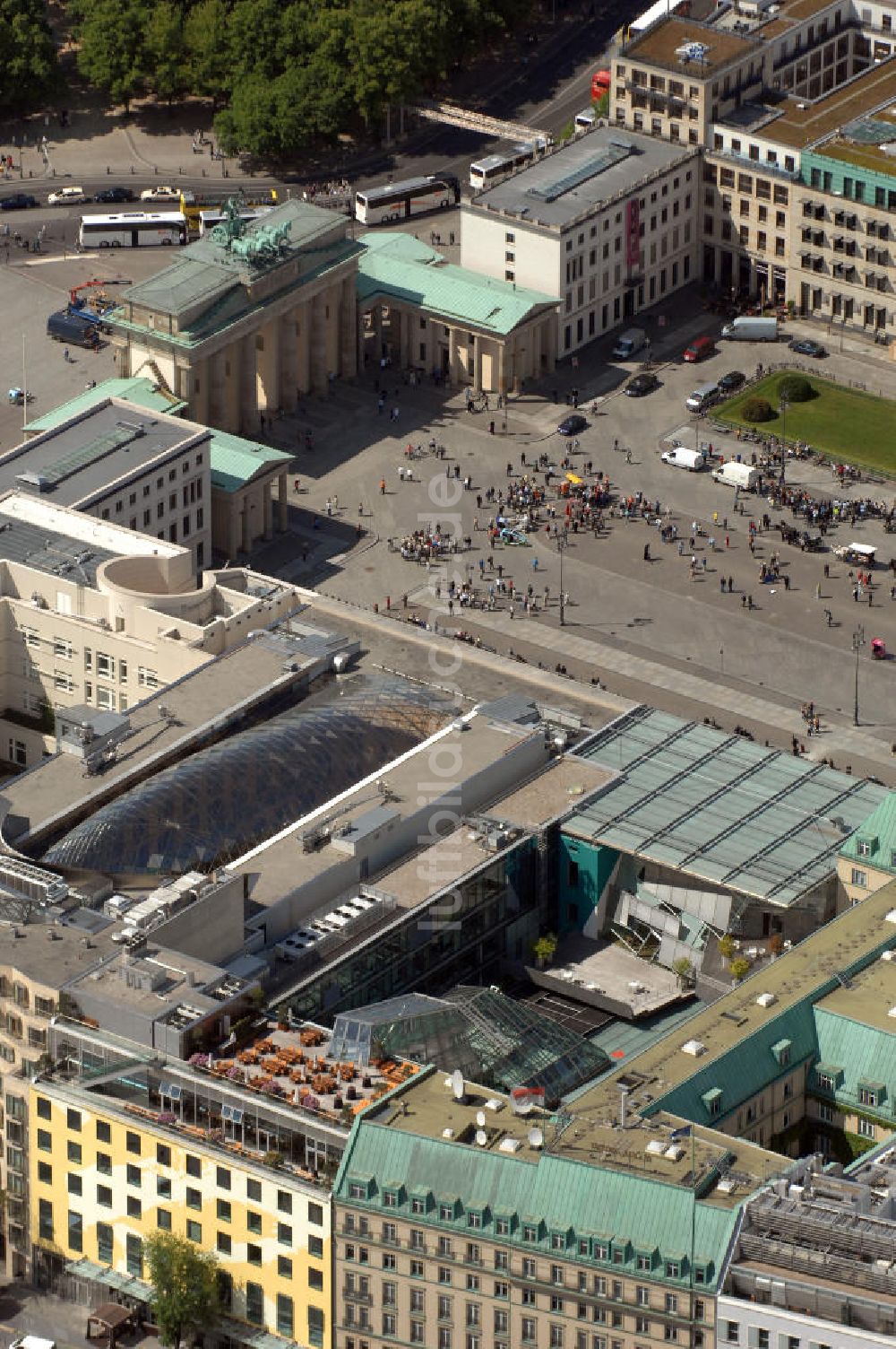 Berlin von oben - Stadtzentrum Berlin - Mitte am Brandenburger Tor