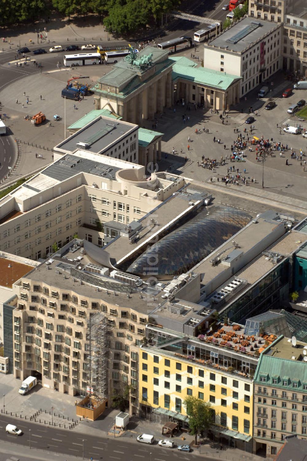 Luftbild Berlin - Stadtzentrum Berlin - Mitte am Brandenburger Tor