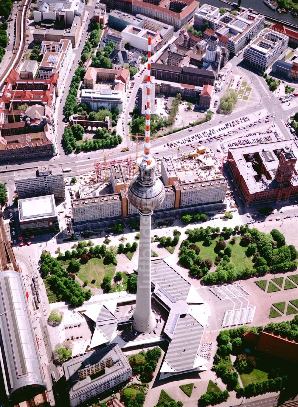 Berlin von oben - Stadtzentrum von Berlin - Mitte mit dem Fernsehturm.