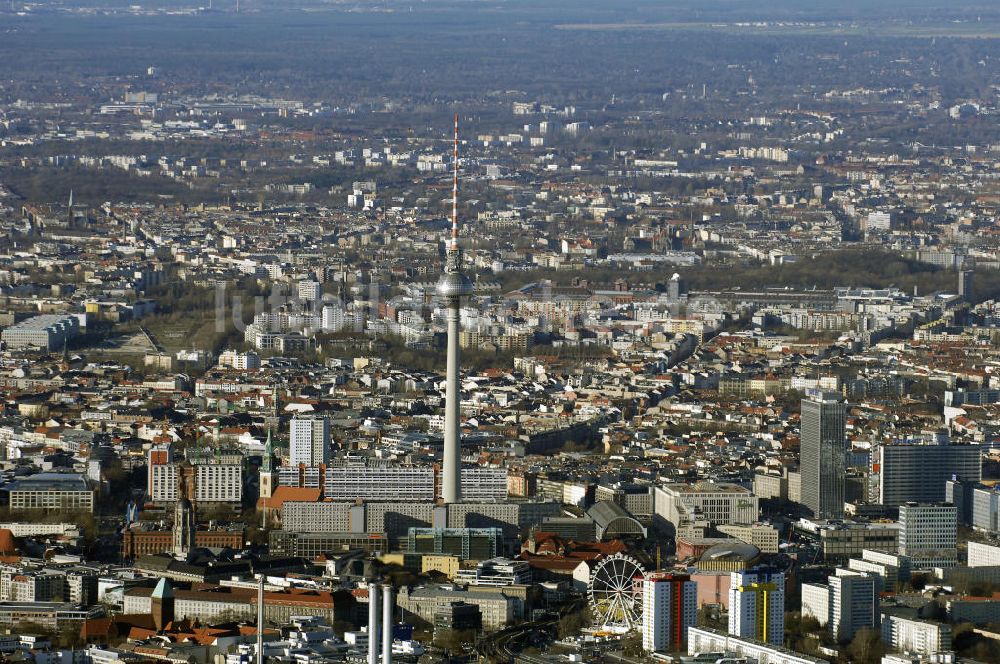 Luftaufnahme Berlin - Stadtzentrum Berlin - Mitte mit Fernsehturm