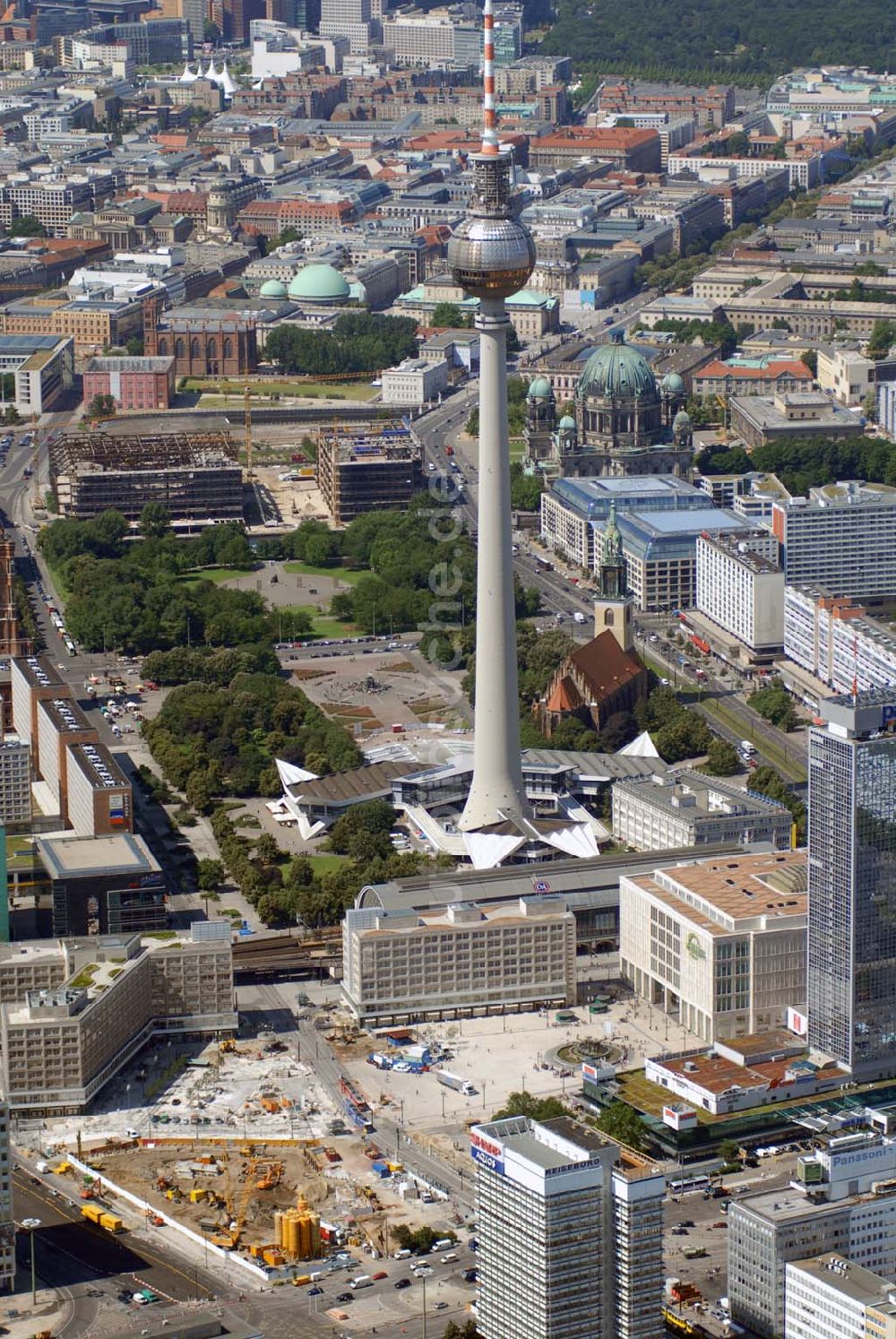 Luftbild Berlin - Stadtzentrum mit dem Berliner Fernsehturm