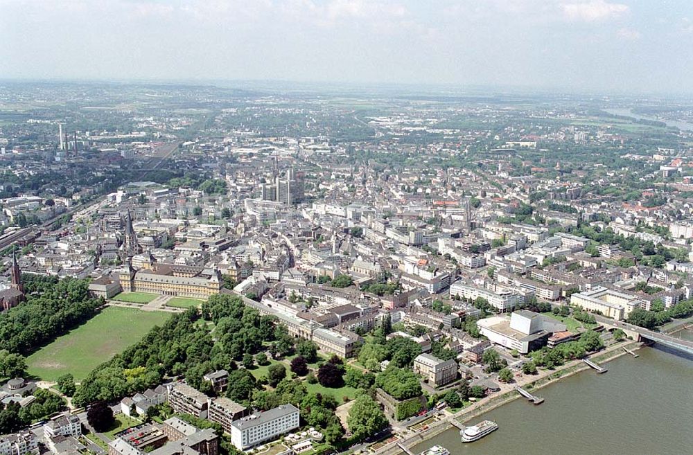 Luftaufnahme Bonn - Stadtzentrum von Bonn. Datum: 26.05.03