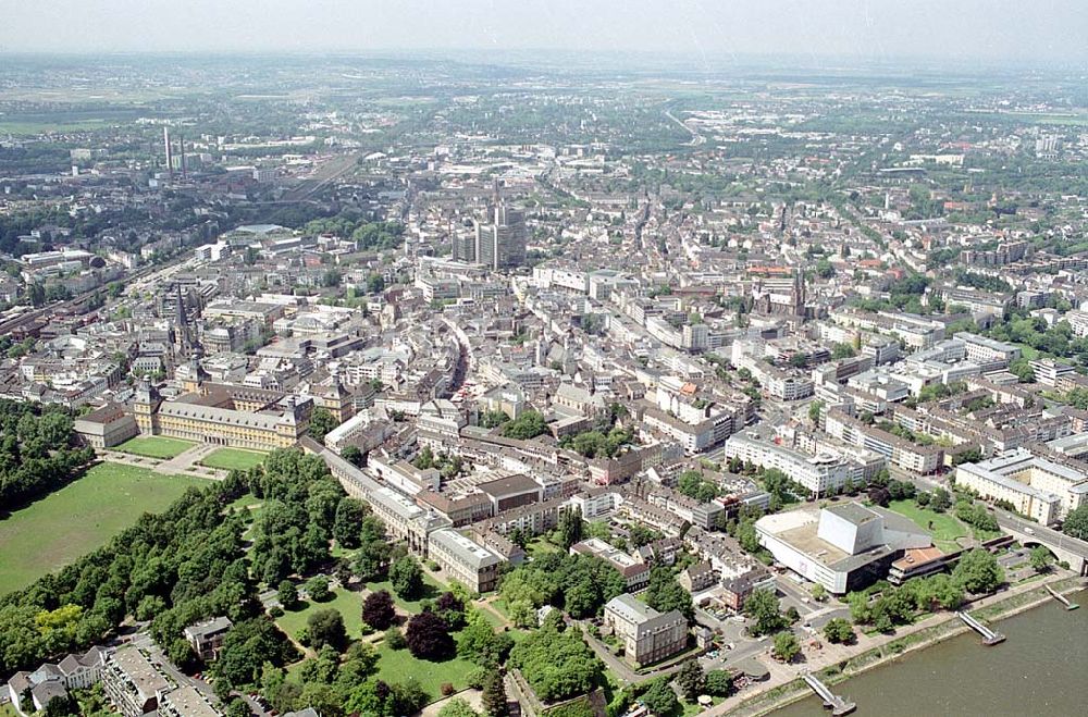 Bonn von oben - Stadtzentrum von Bonn. Datum: 26.05.03