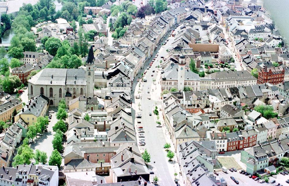 Luftaufnahme Hof / Bayern - Stadtzentrum mit Einkaufsboulevard in Hof.