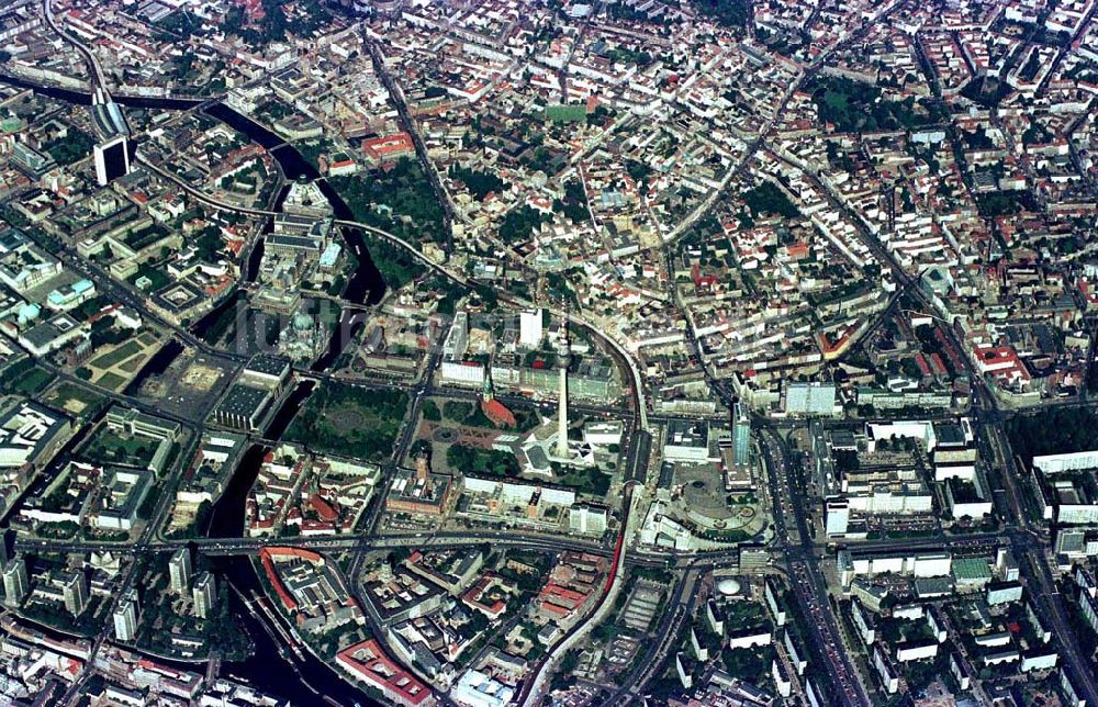 Berlin von oben - Stadtzentrum mit Fernsehturm am Alex