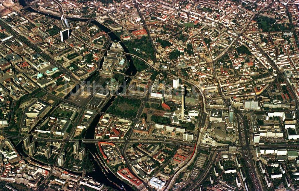 Berlin aus der Vogelperspektive: Stadtzentrum mit Fernsehturm am Alex