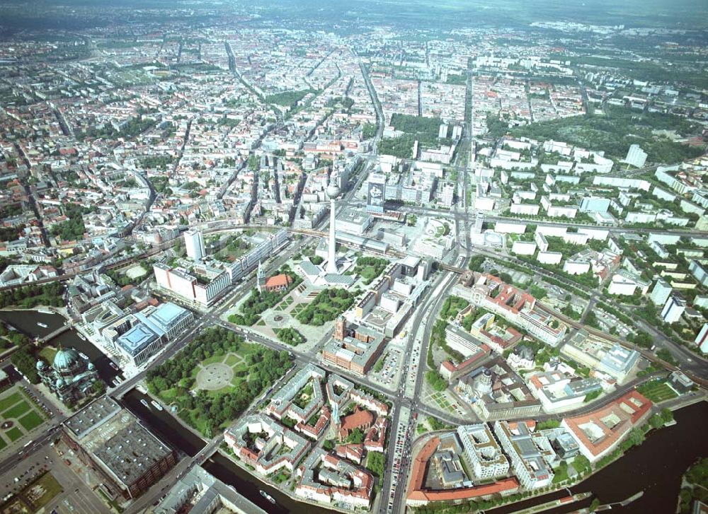 Luftbild Berlin - Stadtzentrum am Fernsehturm in Berlin - Mitte