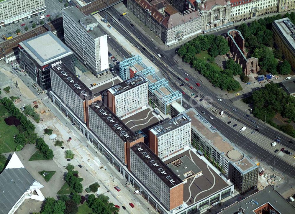 Berlin aus der Vogelperspektive: Stadtzentrum am Fernsehturm in Berlin - Mitte