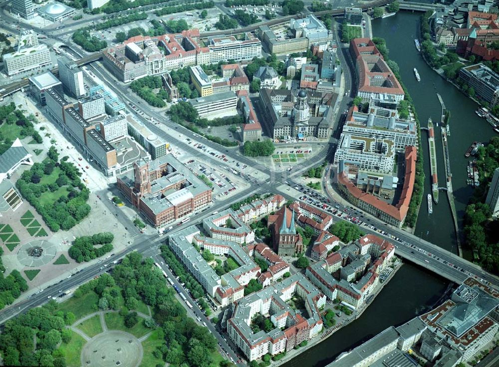 Berlin von oben - Stadtzentrum am Fernsehturm in Berlin - Mitte