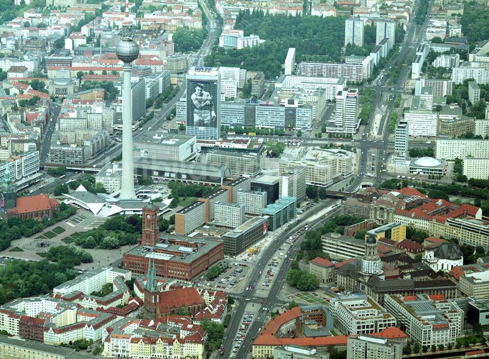 Berlin aus der Vogelperspektive: Stadtzentrum am Fernsehturm in Berlin - Mitte