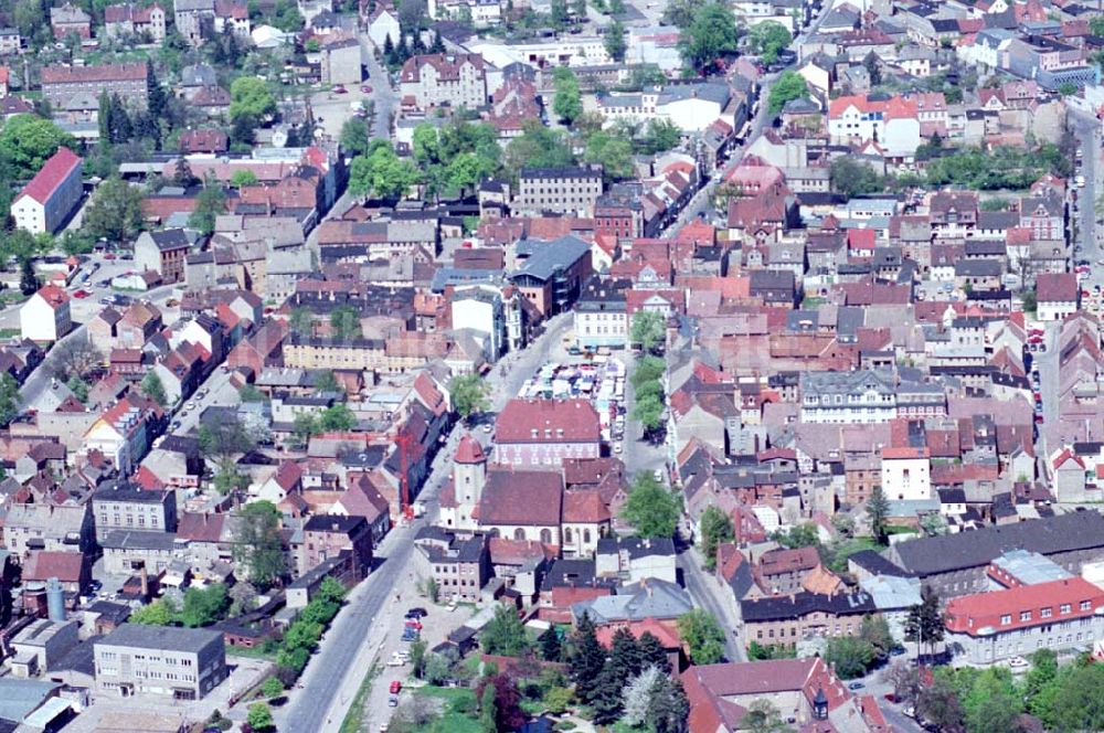 Luftaufnahme Finsterwalde - 04.05.1995 Stadtzentrum Finsterwalde Brandenburg