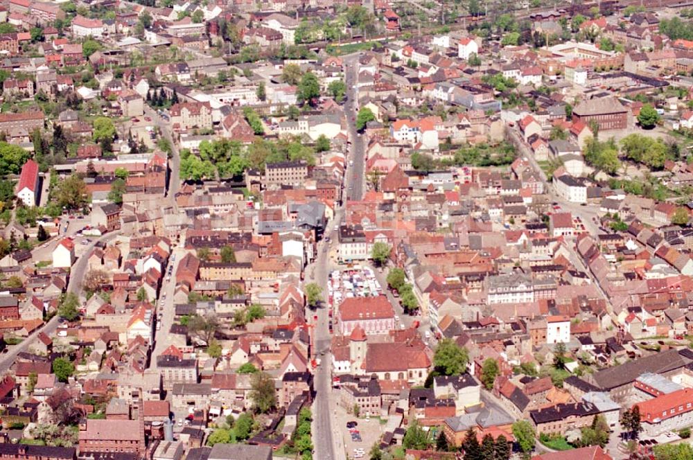 Finsterwalde aus der Vogelperspektive: 04.05.1995 Stadtzentrum Finsterwalde Brandenburg